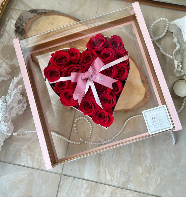 Acrilic Heart Roses Box - Blooms of Paradise Cambridge