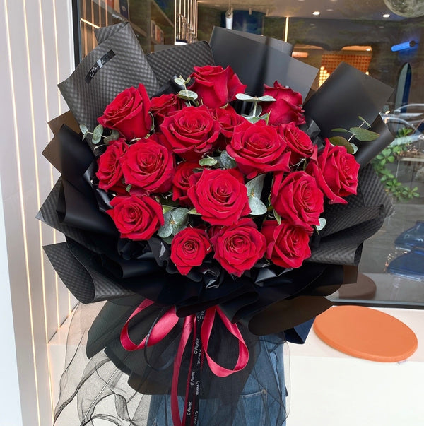 Luxury Red Roses ID481 - Blooms of Paradise Cambridge